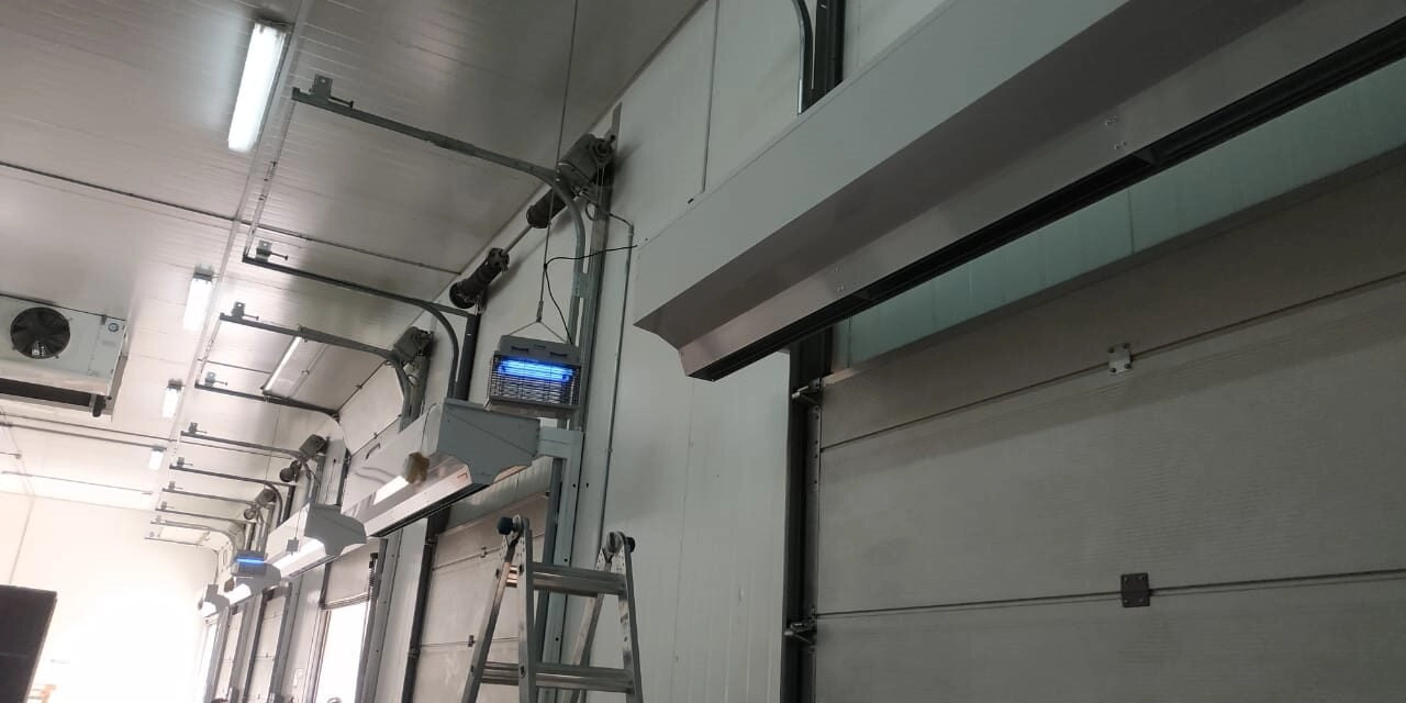 Features of the air curtains for factories