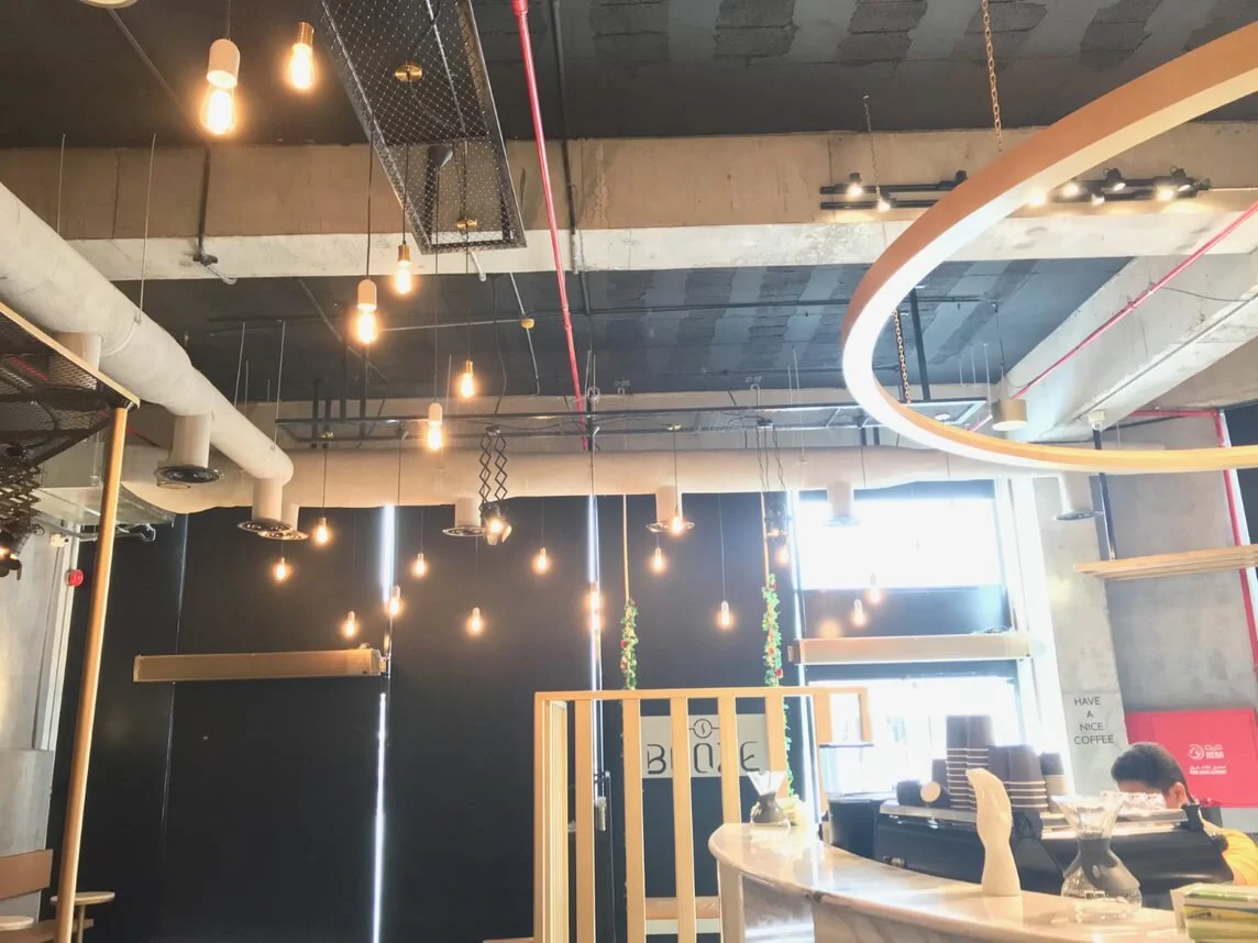 How to install air curtains in Booze Cafe Li mini air curtains from Stavoklima