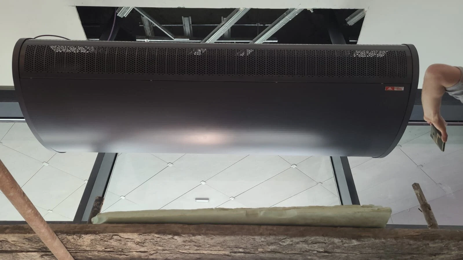 Nucleo 3000 air curtain from Stavoklima