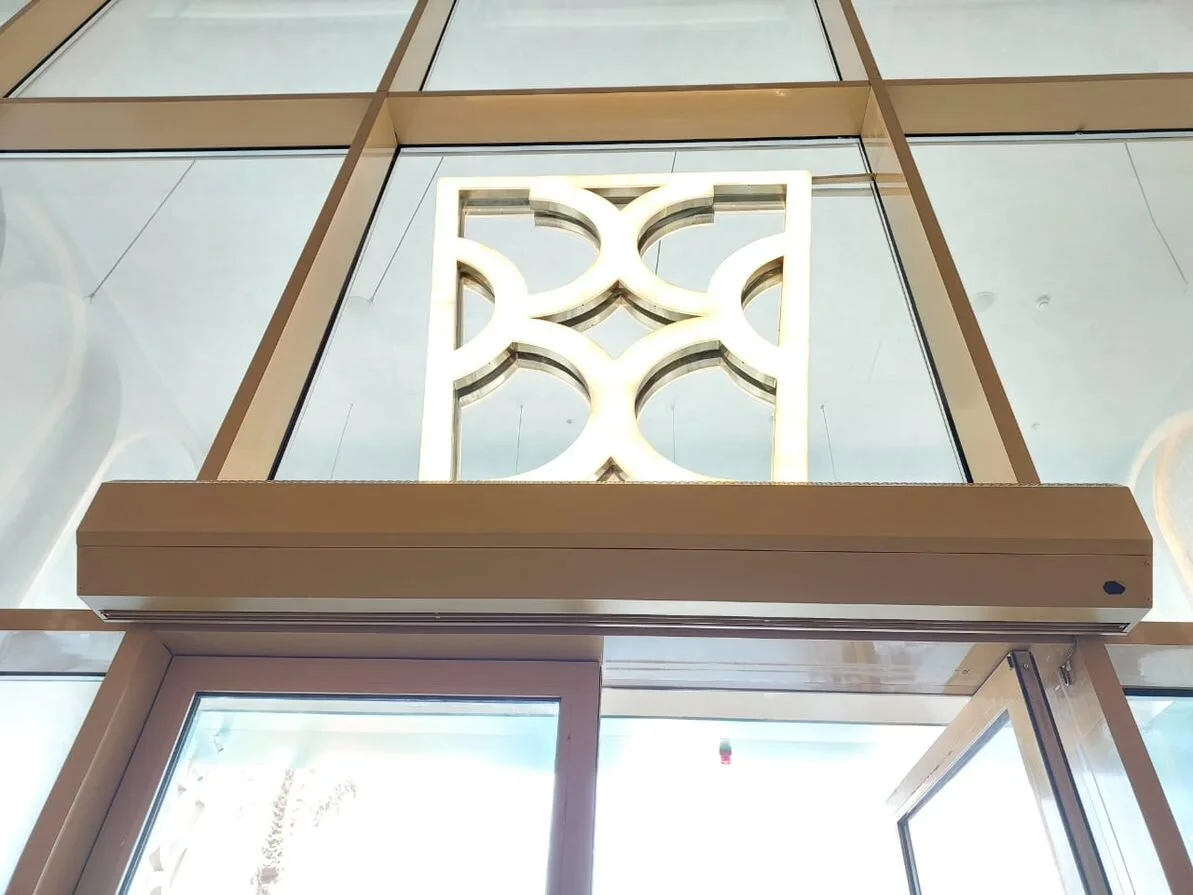 ما حاجة هوبرا كافيه للستائر الهوائية وما النتائج التي حققتها؟ ما حاجة هوبرا كافيه للستائر الهوائية وما النتائج التي حققتها؟