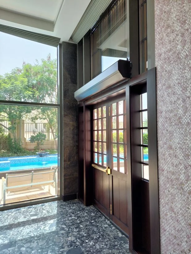 air curtains at Crowne Plaza Hotel saudi
