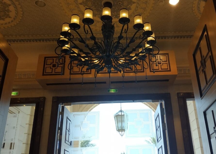 Installation of hidden air curtains in Hotels