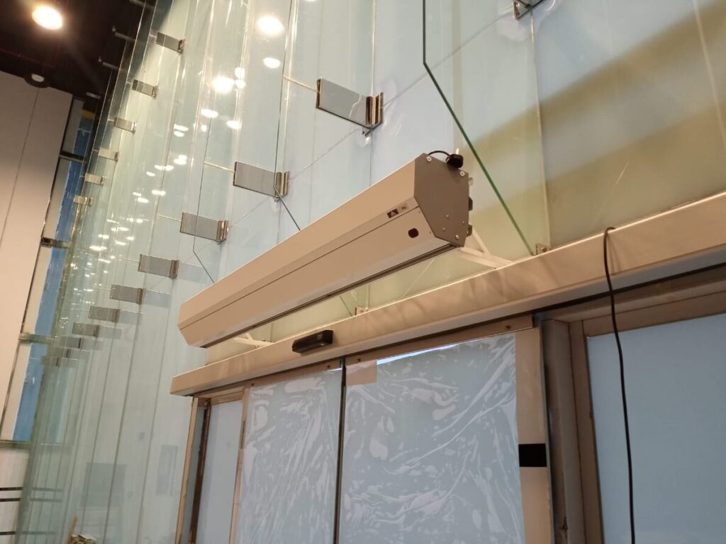 the installation of air curtains in Riyadh