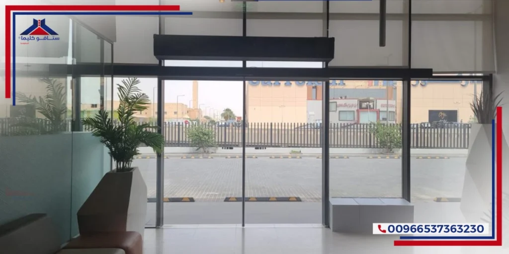 Air curtain for open doors
