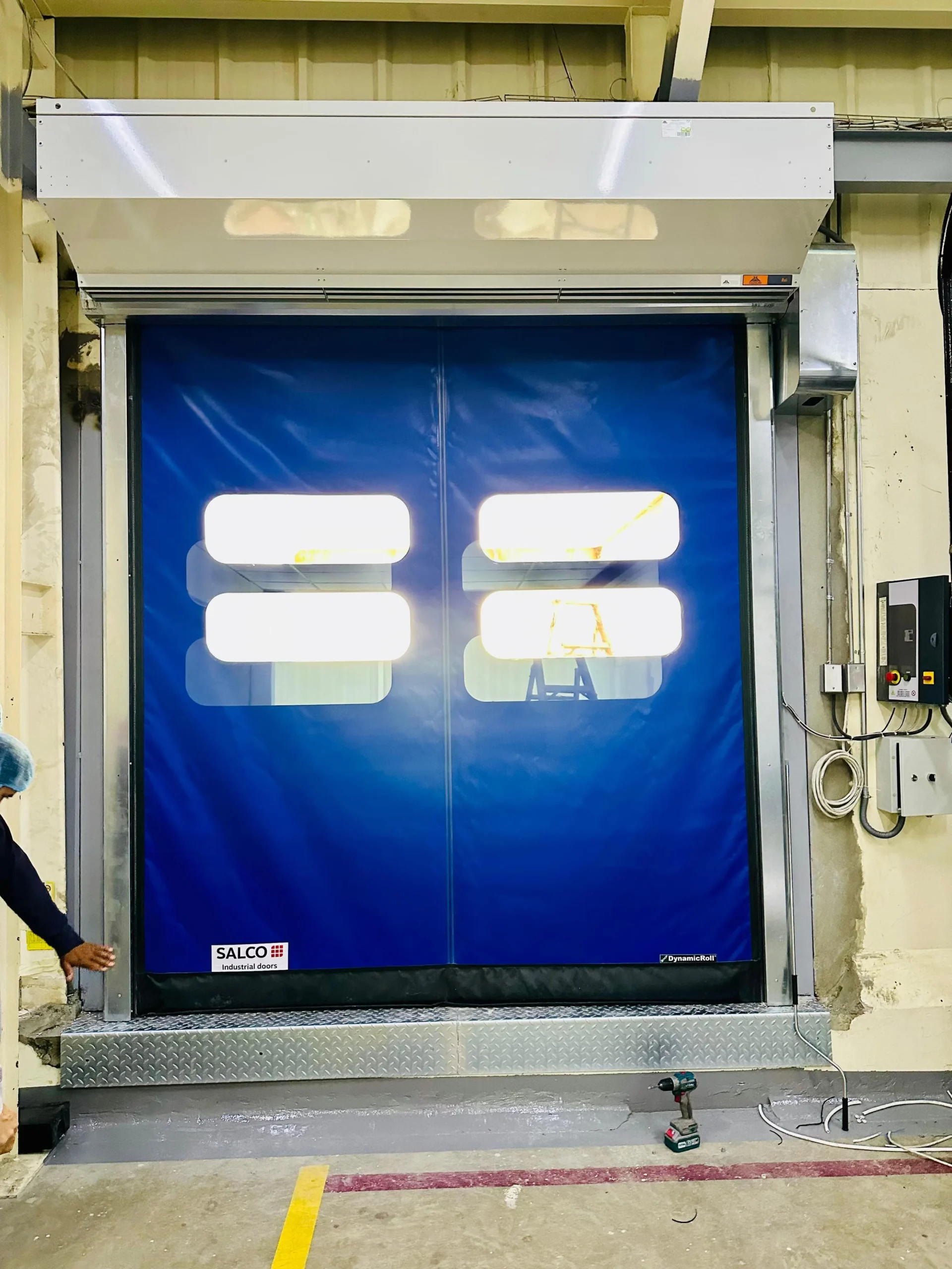 ستائر الهواء Axi Horizontal في مصنع ماما صوص في السعودية ستائر الهواء Axi Horizontal في مصنع ماما صوص