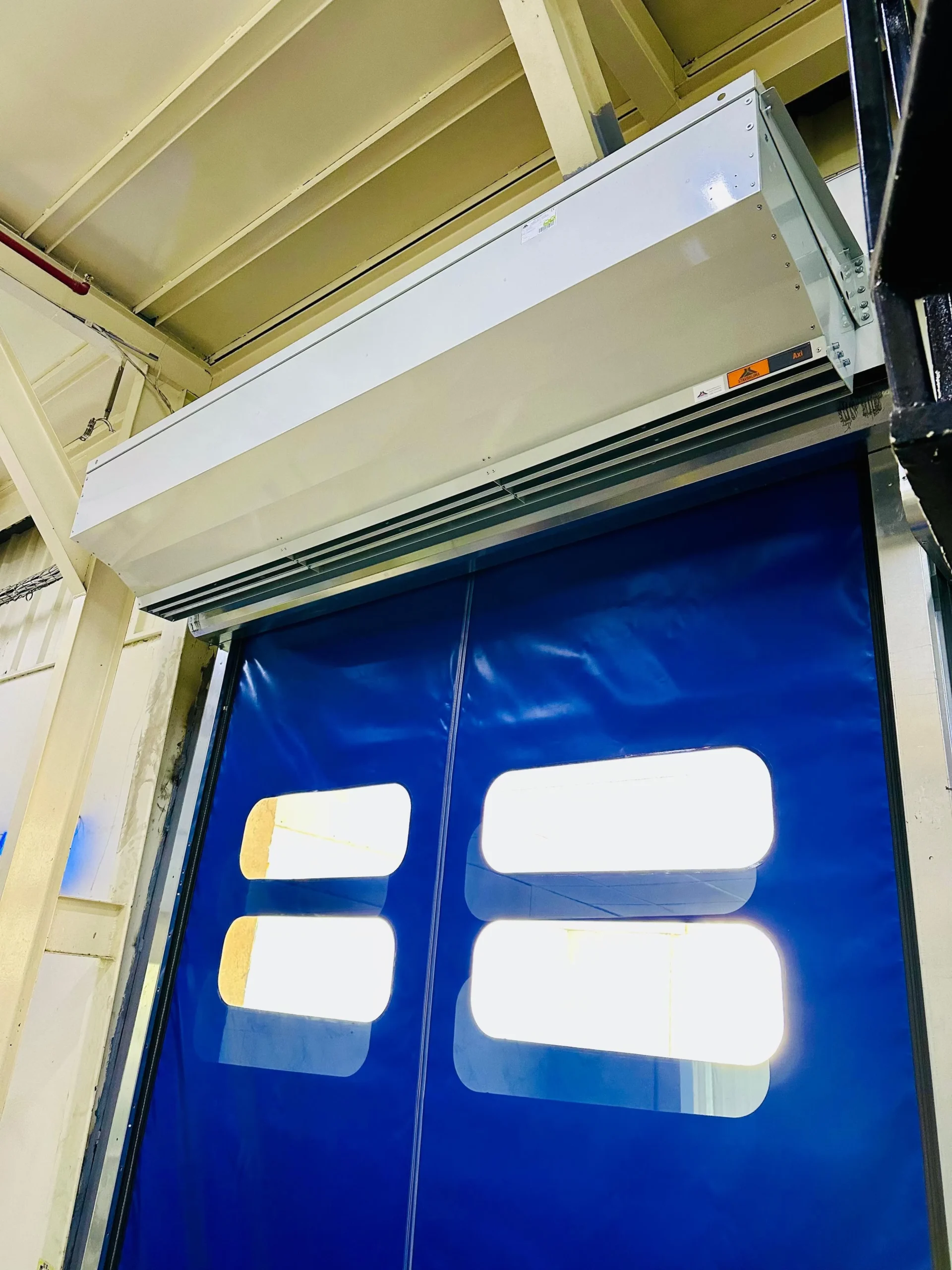 ستائر الهواء Axi Horizontal في مصنع ماما صوص في السعودية ستائر الهواء Axi Horizontal في مصنع ماما صوص